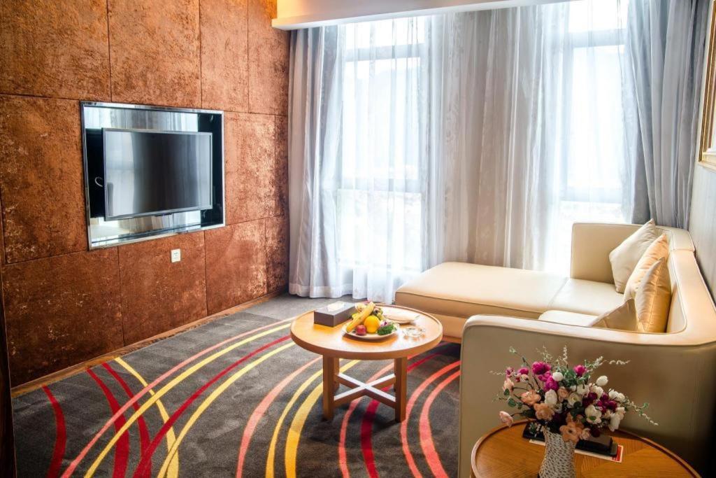 Ramada Plaza Huizhou East Hotel Exterior foto