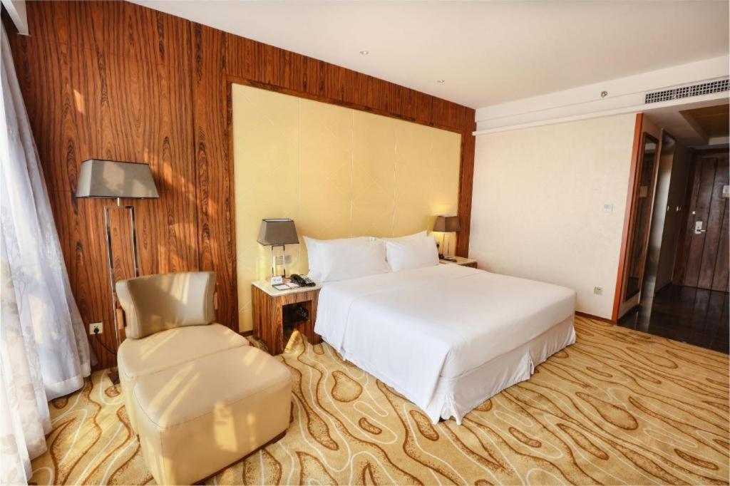 Ramada Plaza Huizhou East Hotel Exterior foto